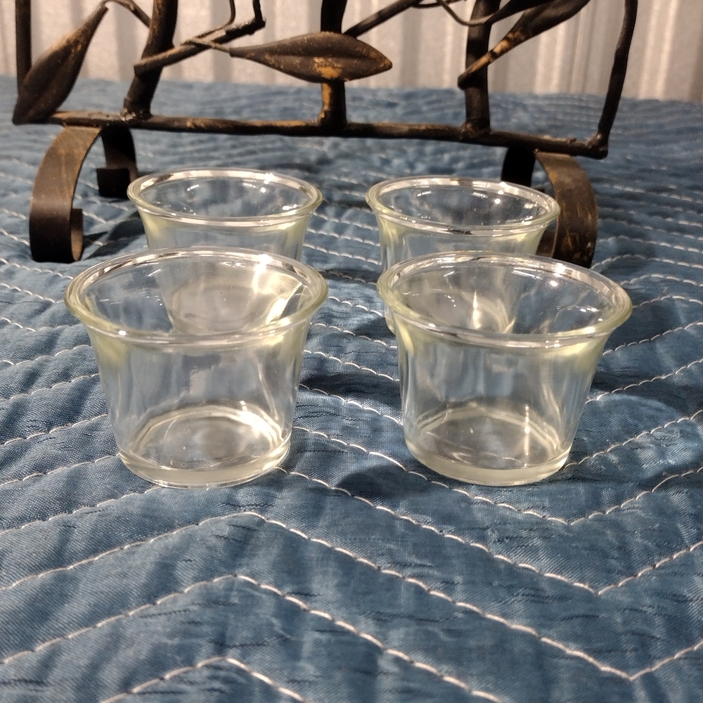 Black Metal Leaf Candle Holder - Picture 8 of 9